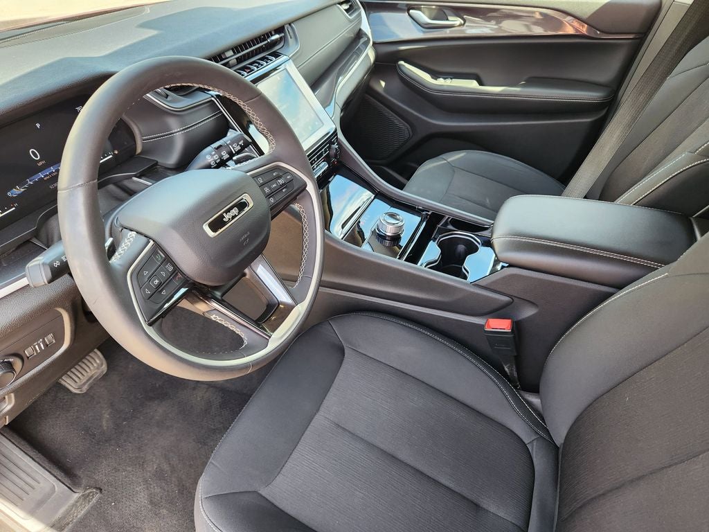 2023 Jeep Grand Cherokee Laredo 4x4