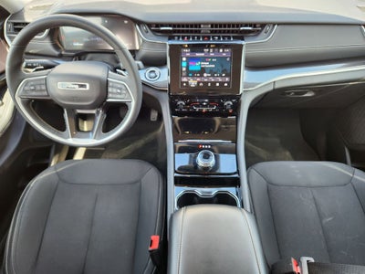 2023 Jeep Grand Cherokee Laredo 4x4
