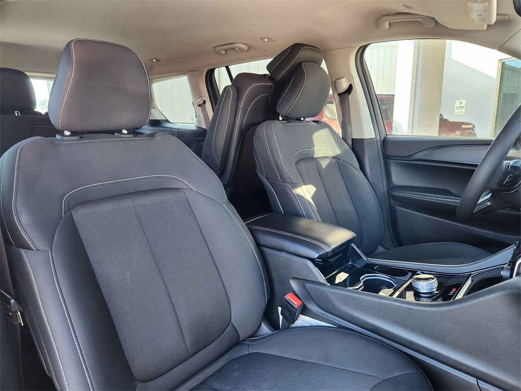 2023 Jeep Grand Cherokee L Laredo 4x4