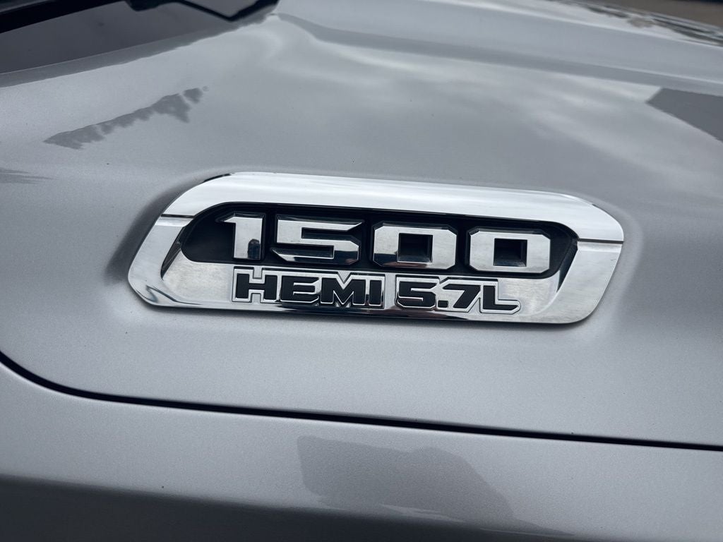 2019 RAM 1500 Laramie Crew Cab 4x4 5'7' Box