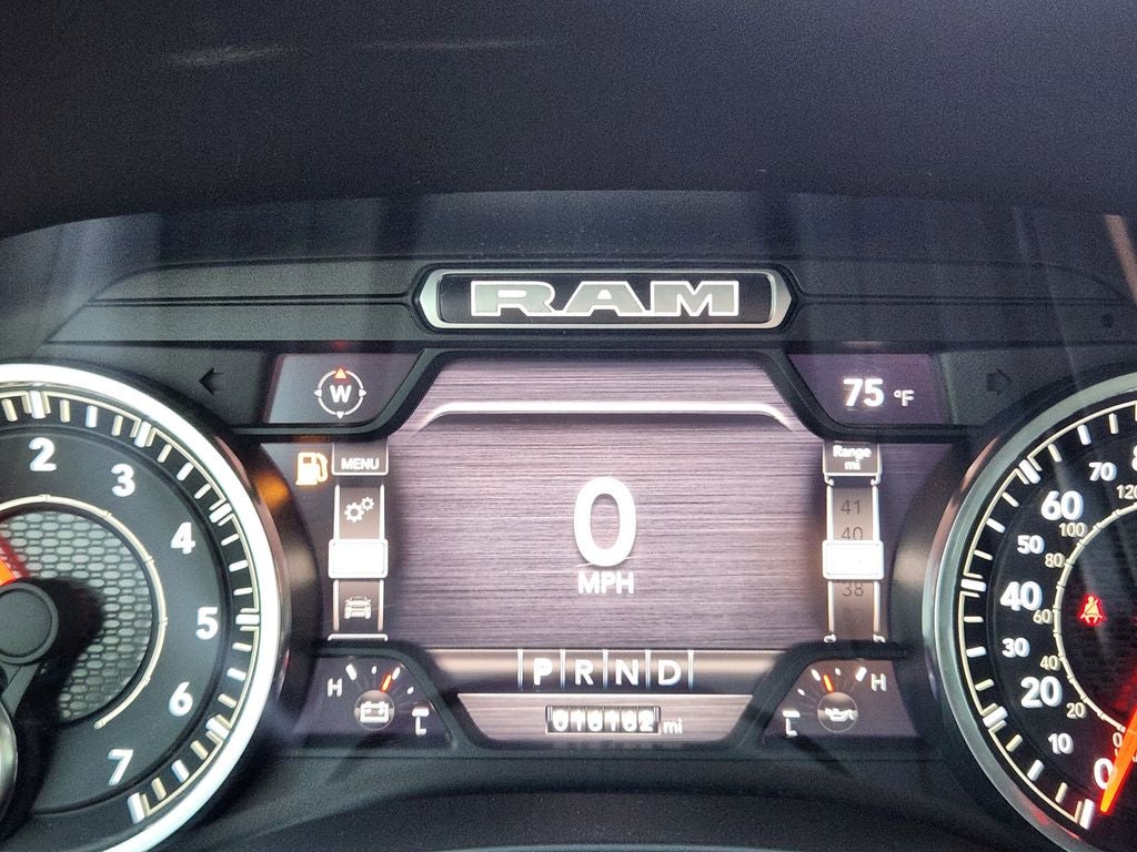 2022 RAM 1500 Laramie Crew Cab 4x4 5'7' Box