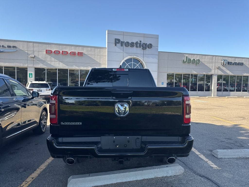 2022 RAM 1500 Laramie Crew Cab 4x4 5'7' Box