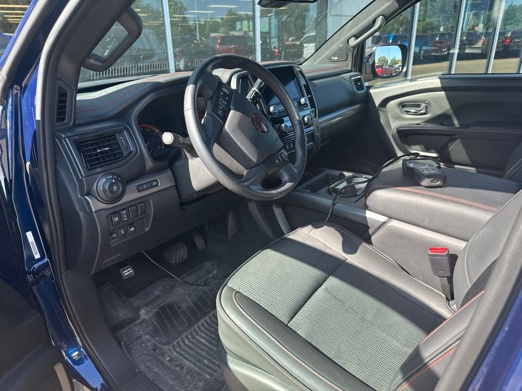 2024 Nissan TITAN PRO-4X