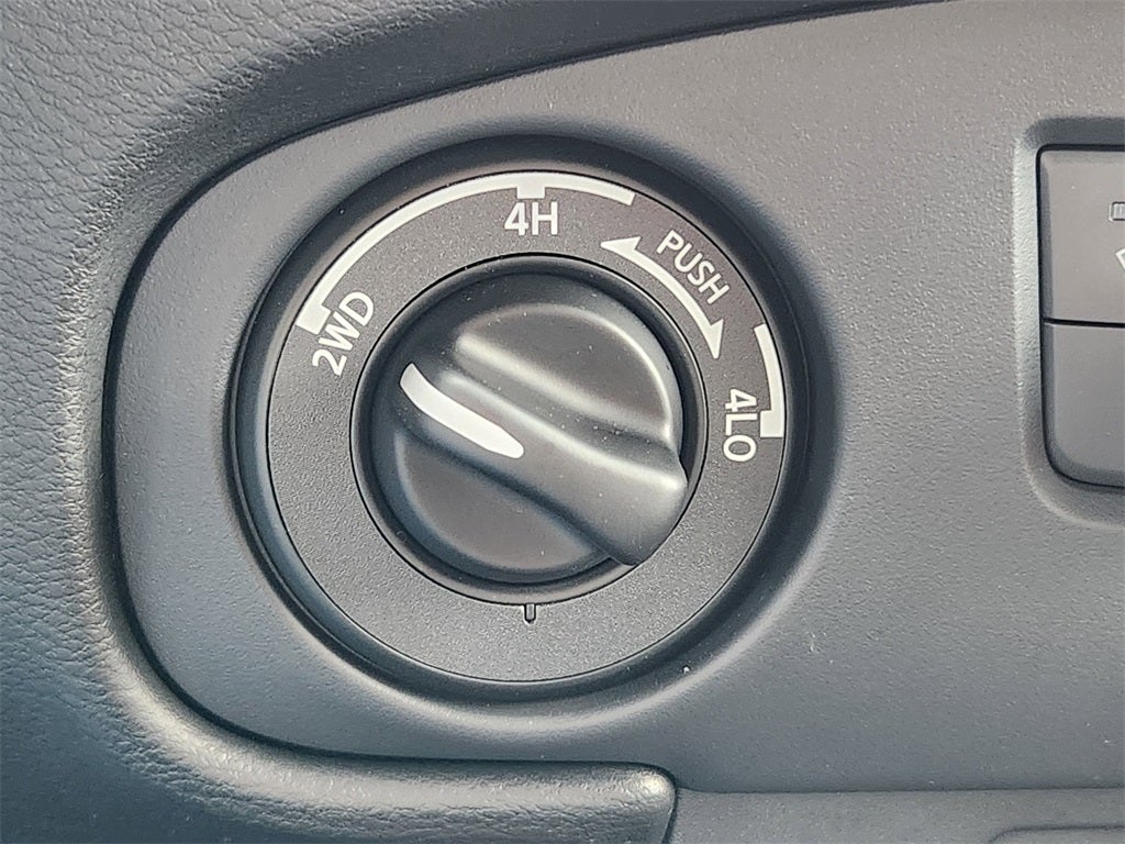 2023 Nissan Frontier Crew Cab PRO-4X 4x4