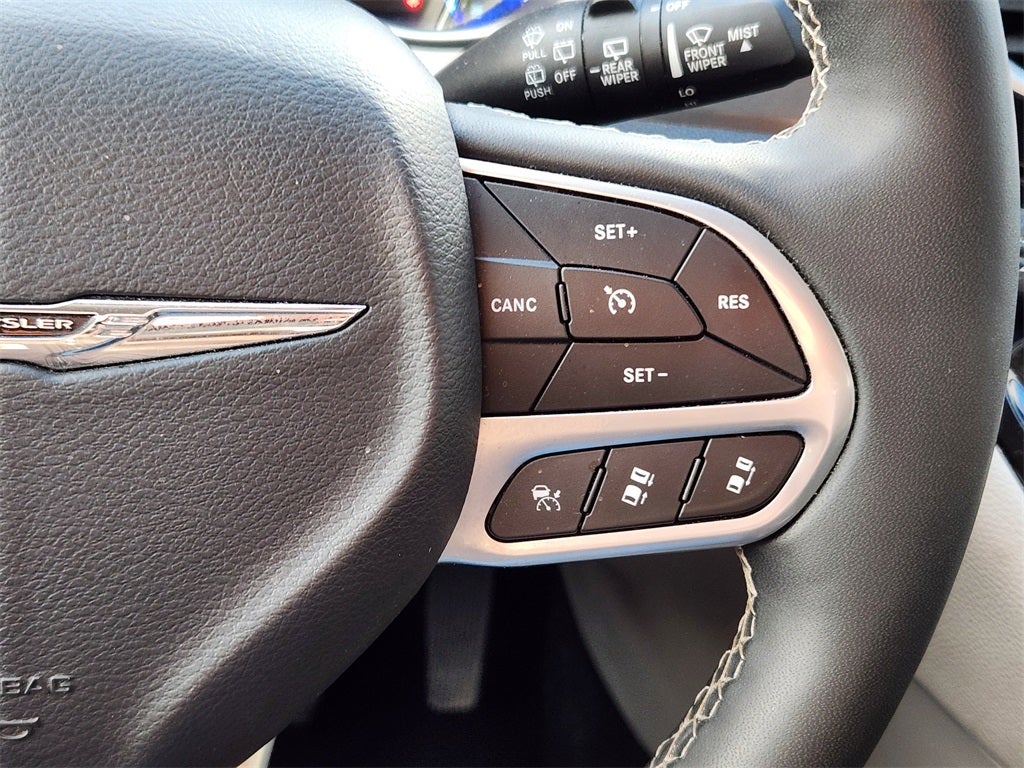 2024 Chrysler Pacifica Hybrid Select