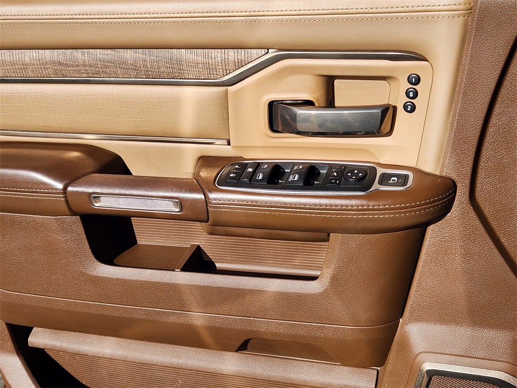 2022 RAM 3500 Limited Longhorn Crew Cab 4x4 8' Box