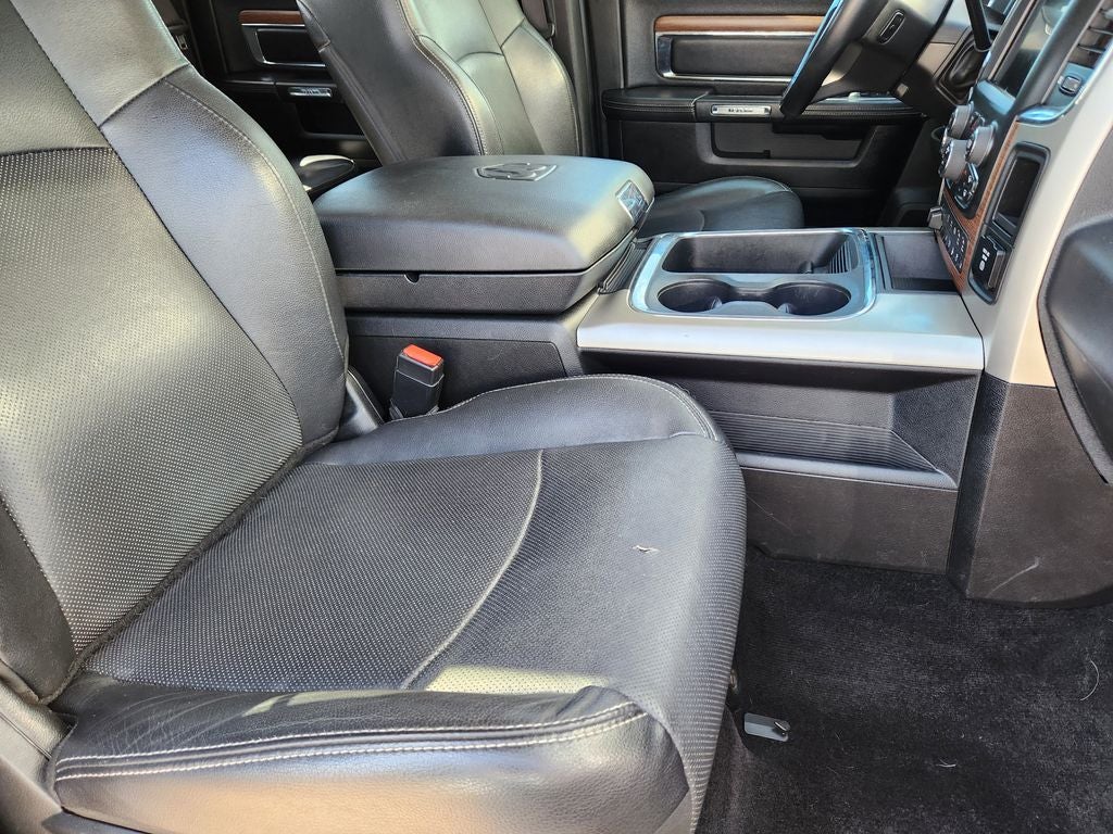 2017 RAM 2500 Laramie Crew Cab 4x4 6'4' Box