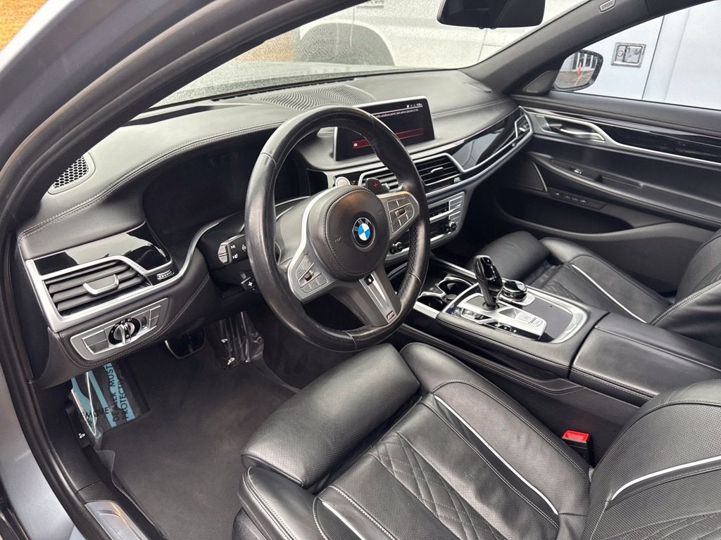 2022 BMW 7 Series 750i xDrive