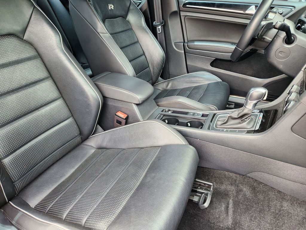 2019 Volkswagen Golf R 2.0T w/DCC & Navigation
