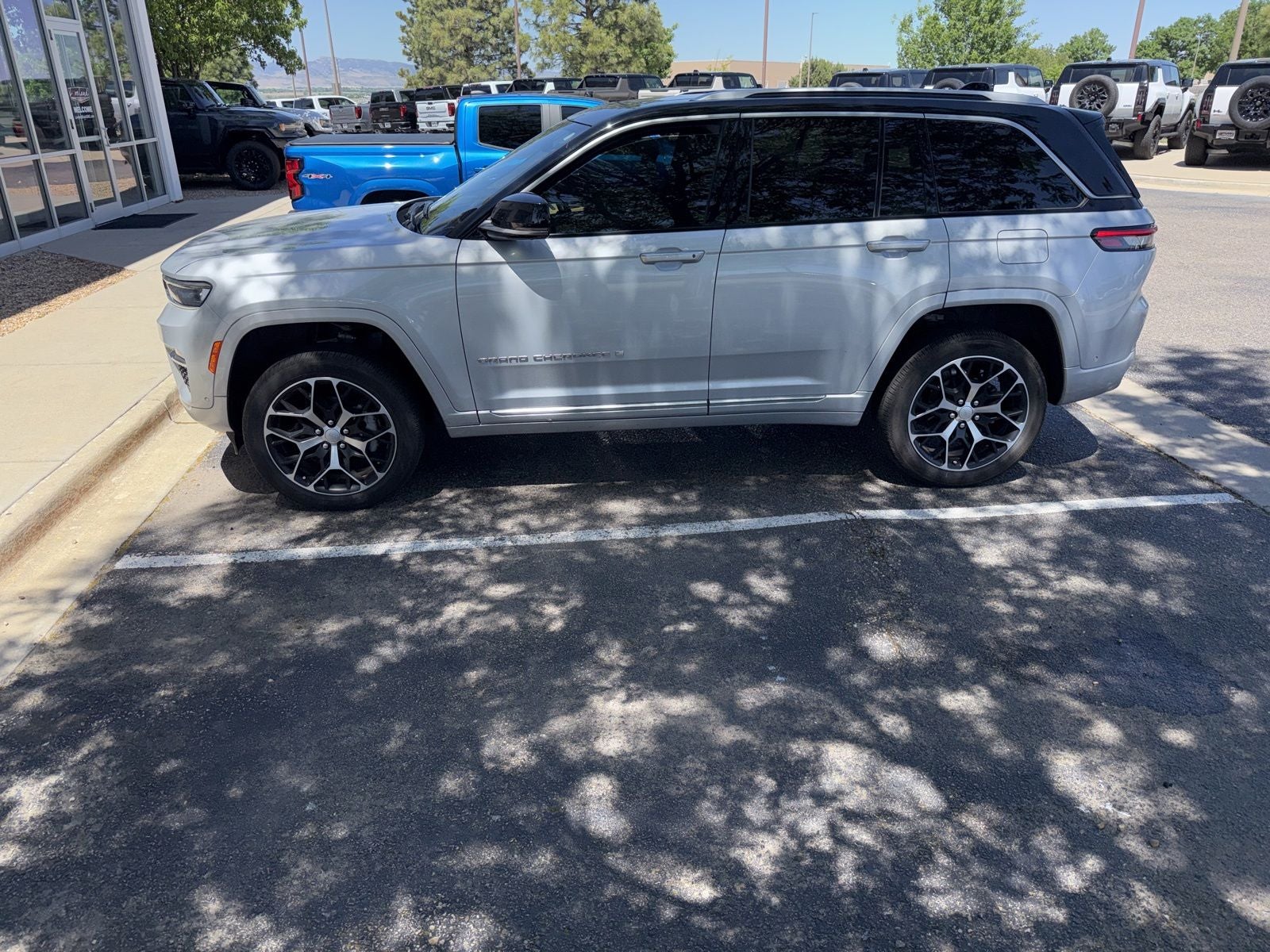 2023 Jeep Grand Cherokee Summit Reserve 4x4's photo