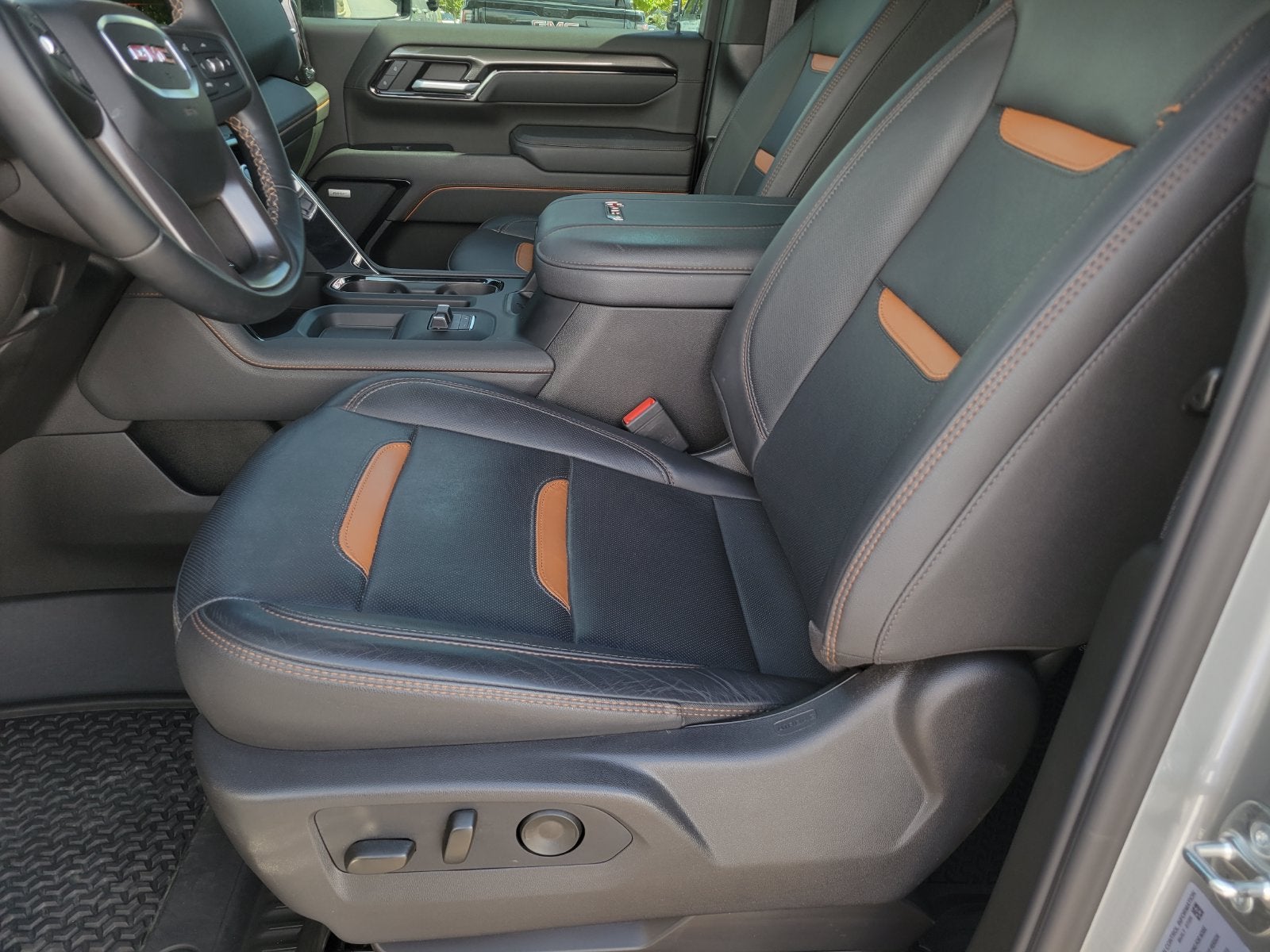 2025 GMC Sierra 2500HD AT4