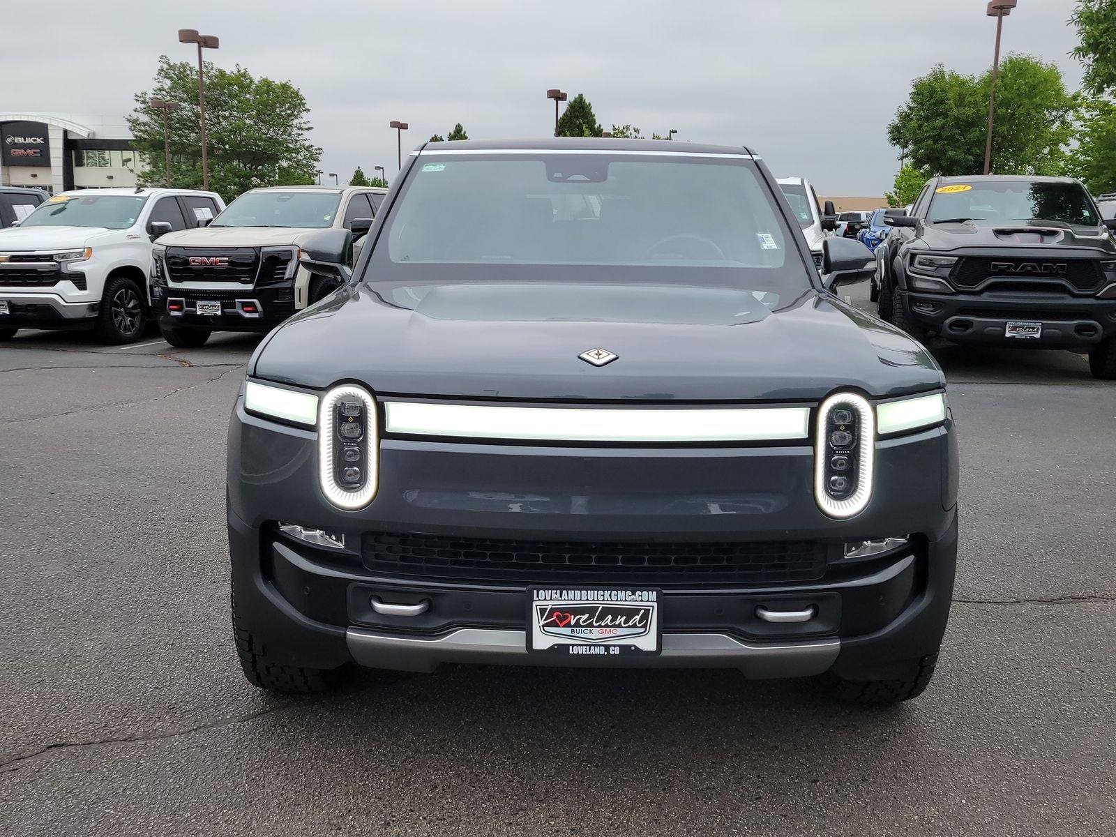 2024 Rivian R1S Adventure