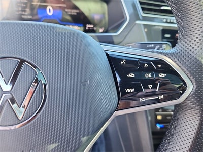 2024 Volkswagen Tiguan SE R-Line Black