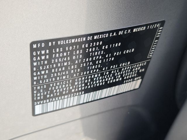 2024 Volkswagen Tiguan SE R-Line Black