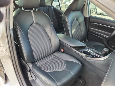 2022 Toyota Camry Hybrid SE