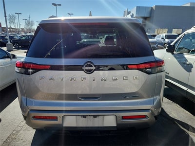 2025 Nissan Pathfinder SL