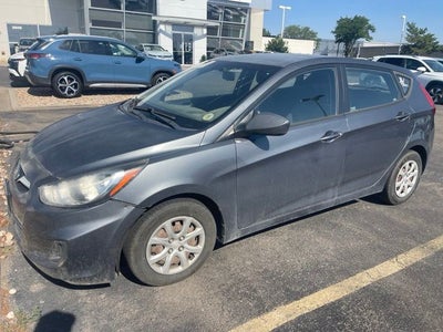 2012 Hyundai Accent 5-Door GS