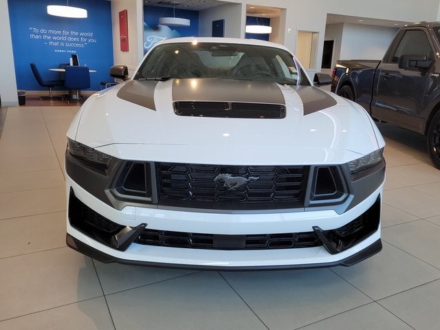 2025 Ford Mustang Dark Horse