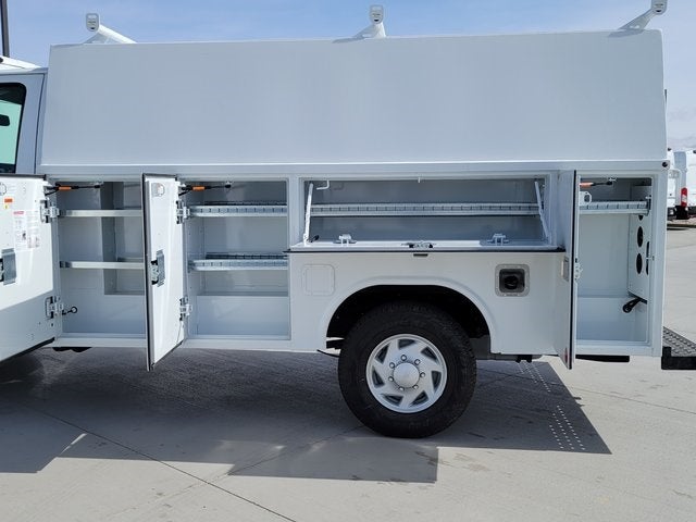 2025 Ford E-350SD Base Cutaway