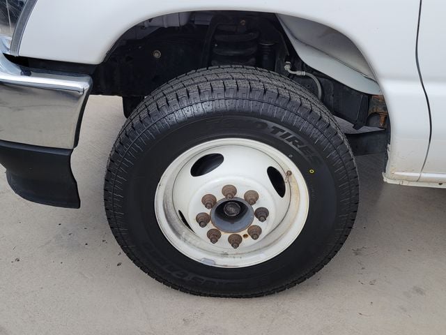 2022 Ford E-450SD Base