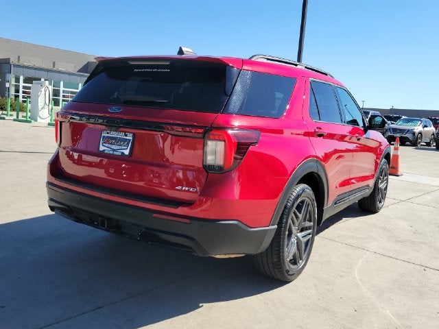2025 Ford Explorer ST-Line
