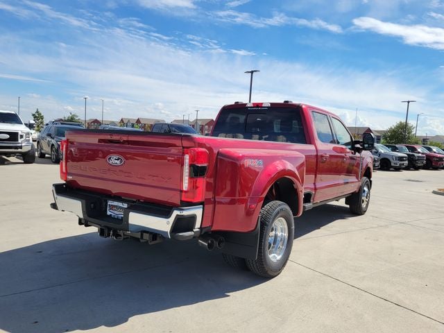 2027 Ford F-350 Lariat DRW