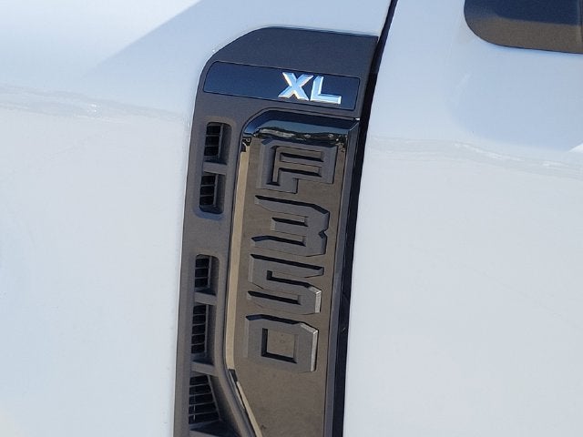 2027 Ford F-350 XL