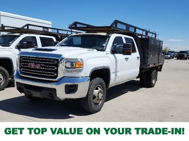 2017 GMC Sierra 4WD Crew Cab Chassis's photo