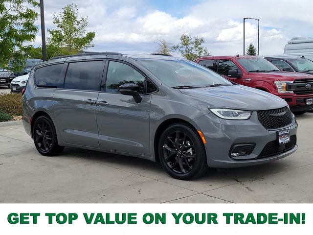 2025 Chrysler Pacifica Limited's photo