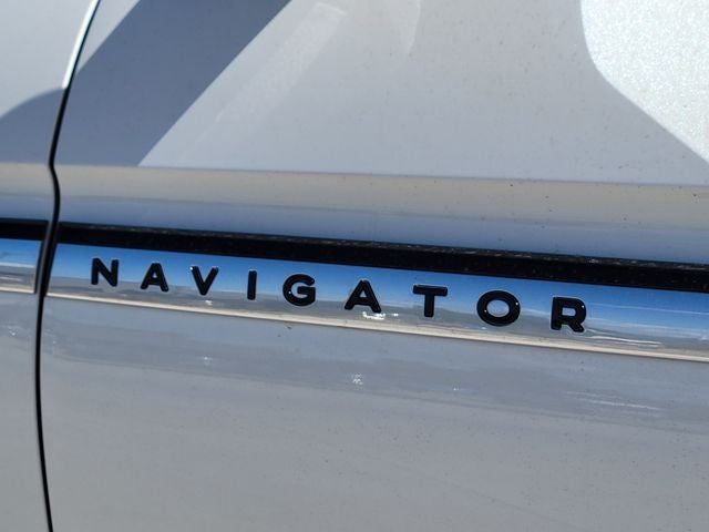 2027 Lincoln Navigator L Reserve