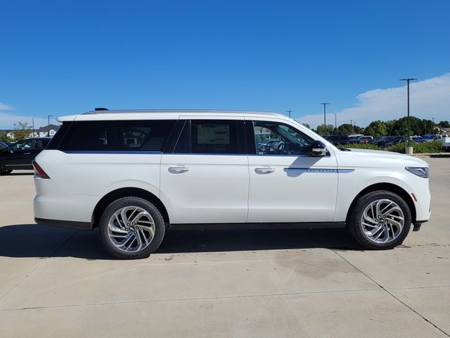 2027 Lincoln Navigator L Reserve