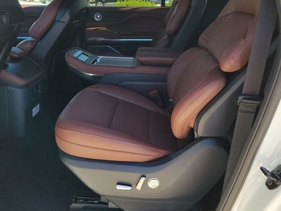 2027 Lincoln Navigator L Reserve