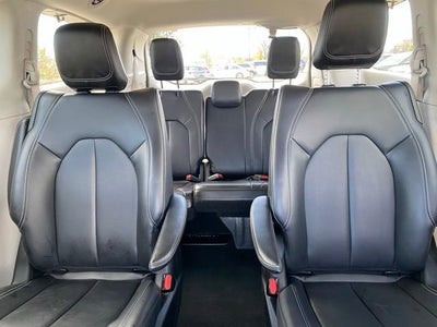 2023 Chrysler Pacifica Hybrid Touring L