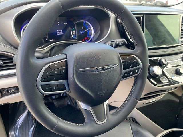 2023 Chrysler Pacifica Hybrid Touring L