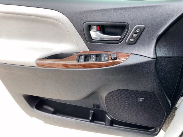 2017 Toyota Sienna Limited Premium