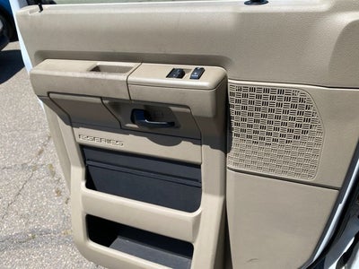2013 Ford E-350SD XLT