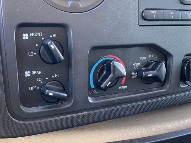 2013 Ford E-350SD XLT