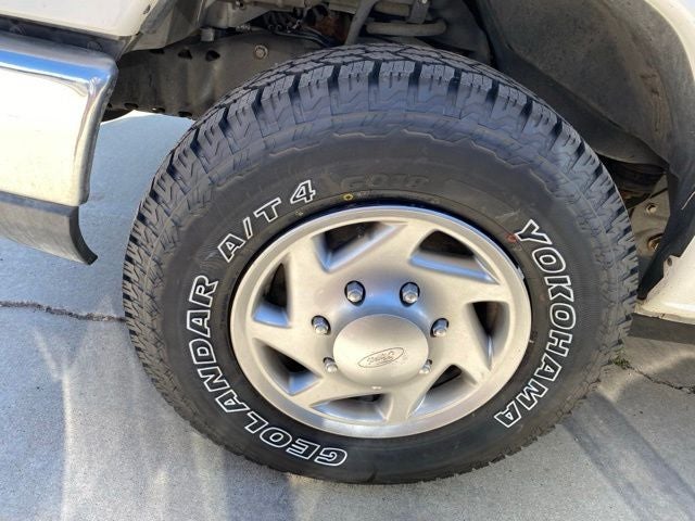 2013 Ford E-350SD XLT