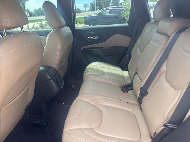 2016 Jeep Cherokee Sport