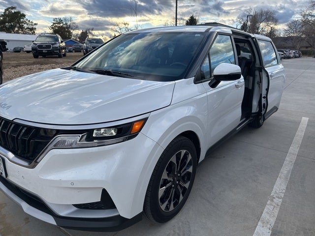 2023 Kia Carnival EX