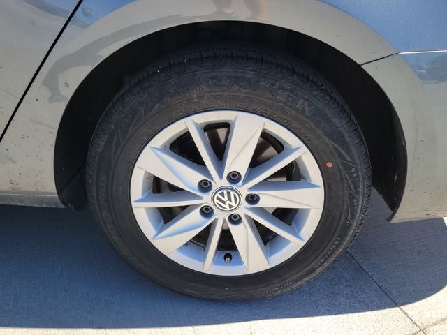 2016 Volkswagen Golf SportWagen S