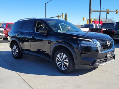 2025 Nissan Pathfinder SL